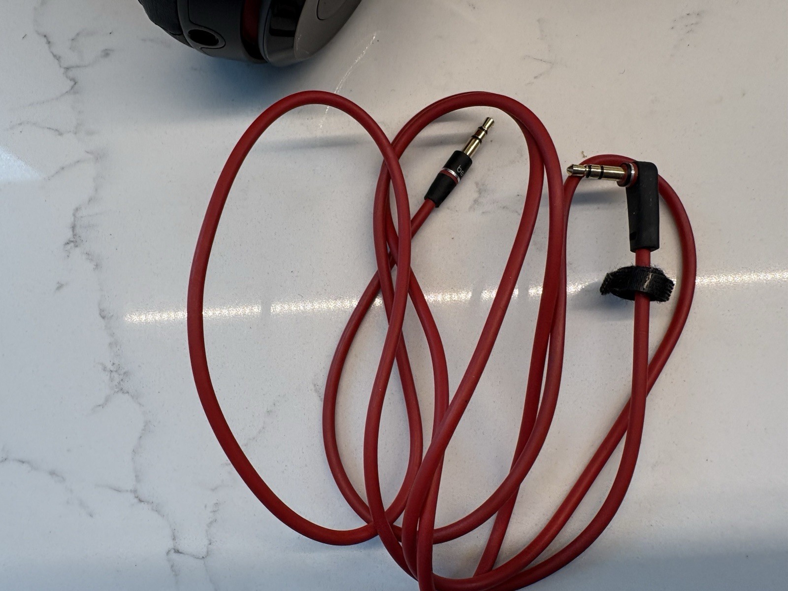 Beats by Dr. Dre Solo 2 On-Ear Headphones Black with Case & Audio Cable Used