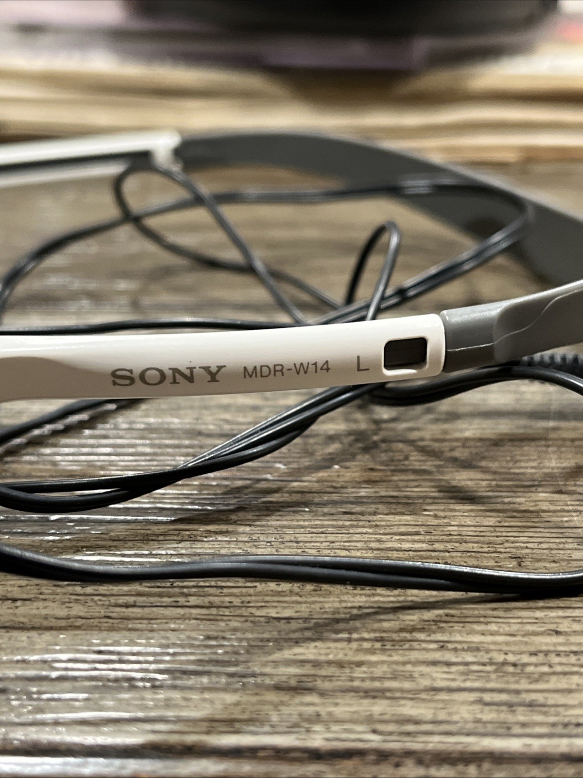 Sony Walkman MDR-W014 Lightweight Headphones w/Headband. Gray/White. VERY GOOD