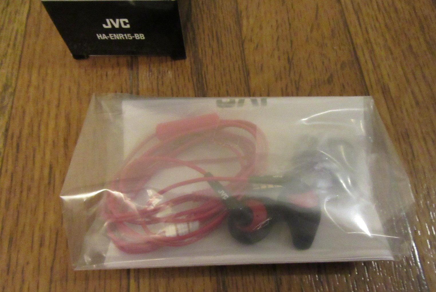 JVC HA-ENR15-BB Gumy Sport Stereo Headphones Black Red Sweat-Proof Mic/Remote