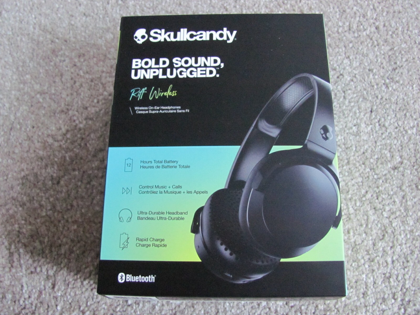 Skullcandy Bold Sound Unplugged Riff Wireless On-Ear Headphones S5PXW-L003