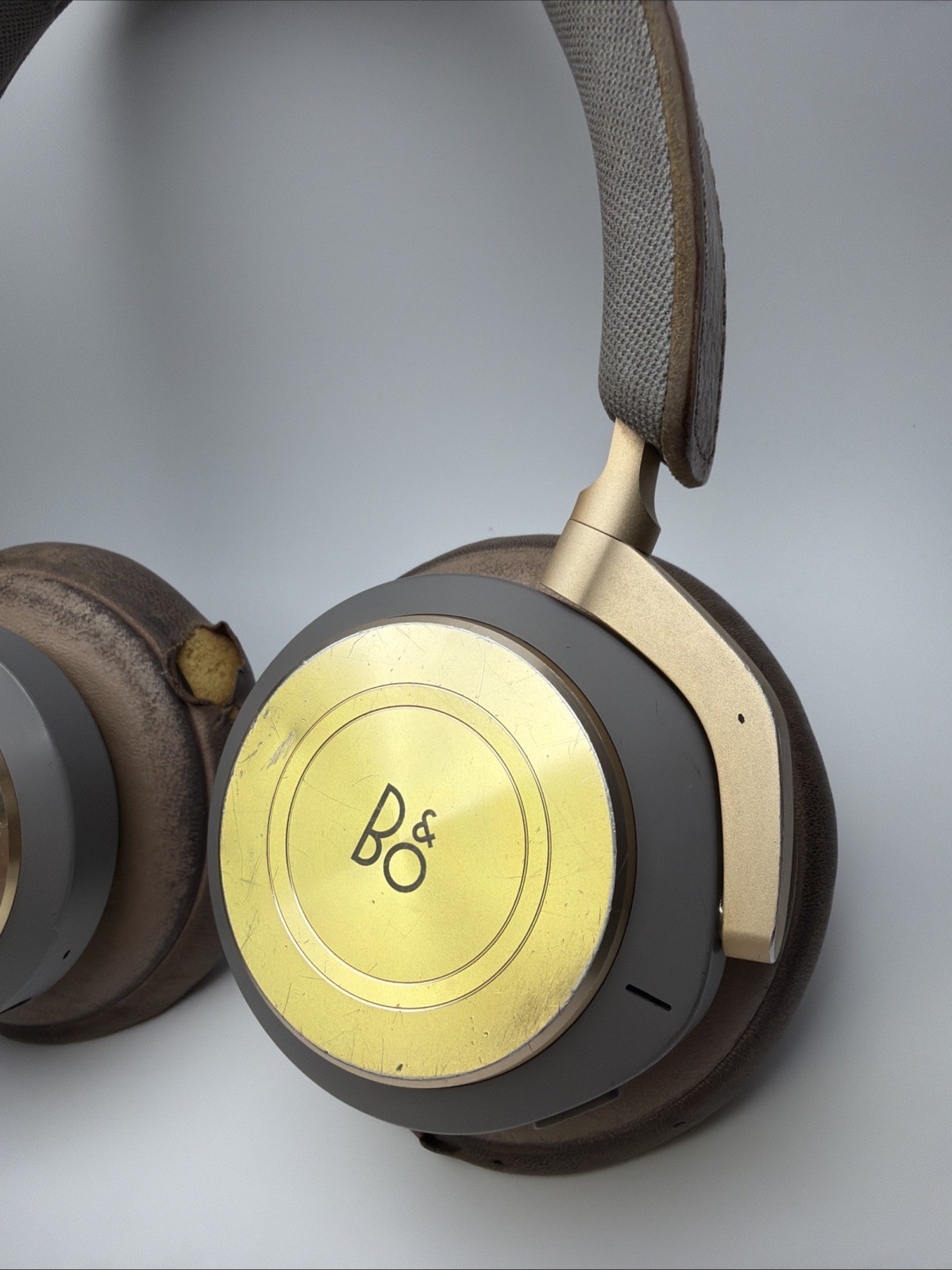 Bang & Olufsen Beoplay H9 Gen III Over the Ear Wireless Bluetooth Headphones