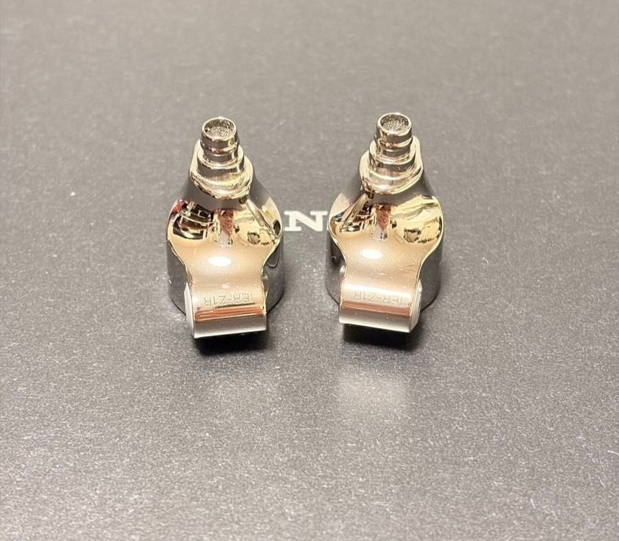 SONY IER-Z1R Hi-Res In Ear Canal Earphone Signature Series Used w/Box