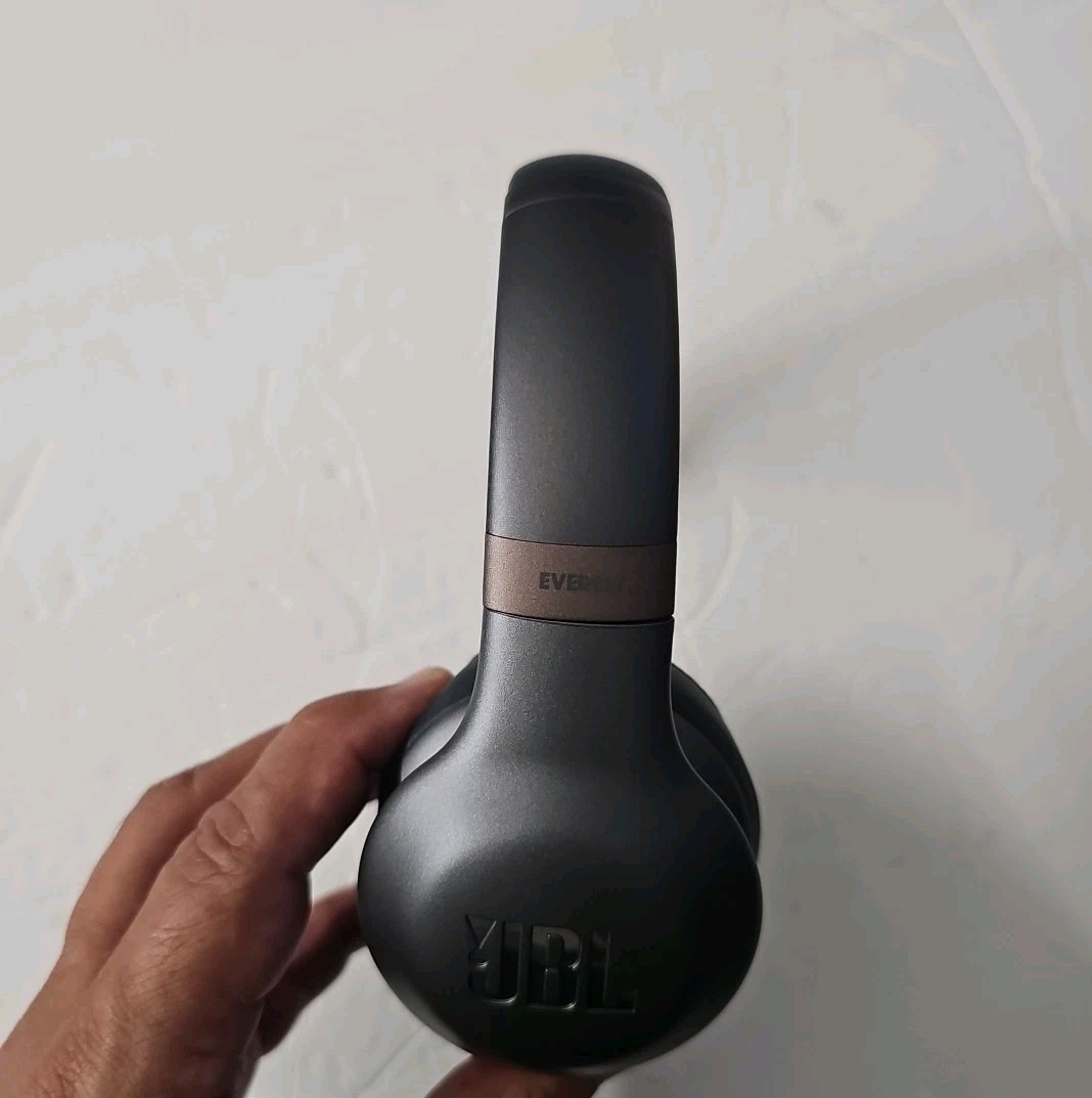 JBL Everest 310ga Wireless Headphones Grey/Black W/ Black Case, Google Assistant