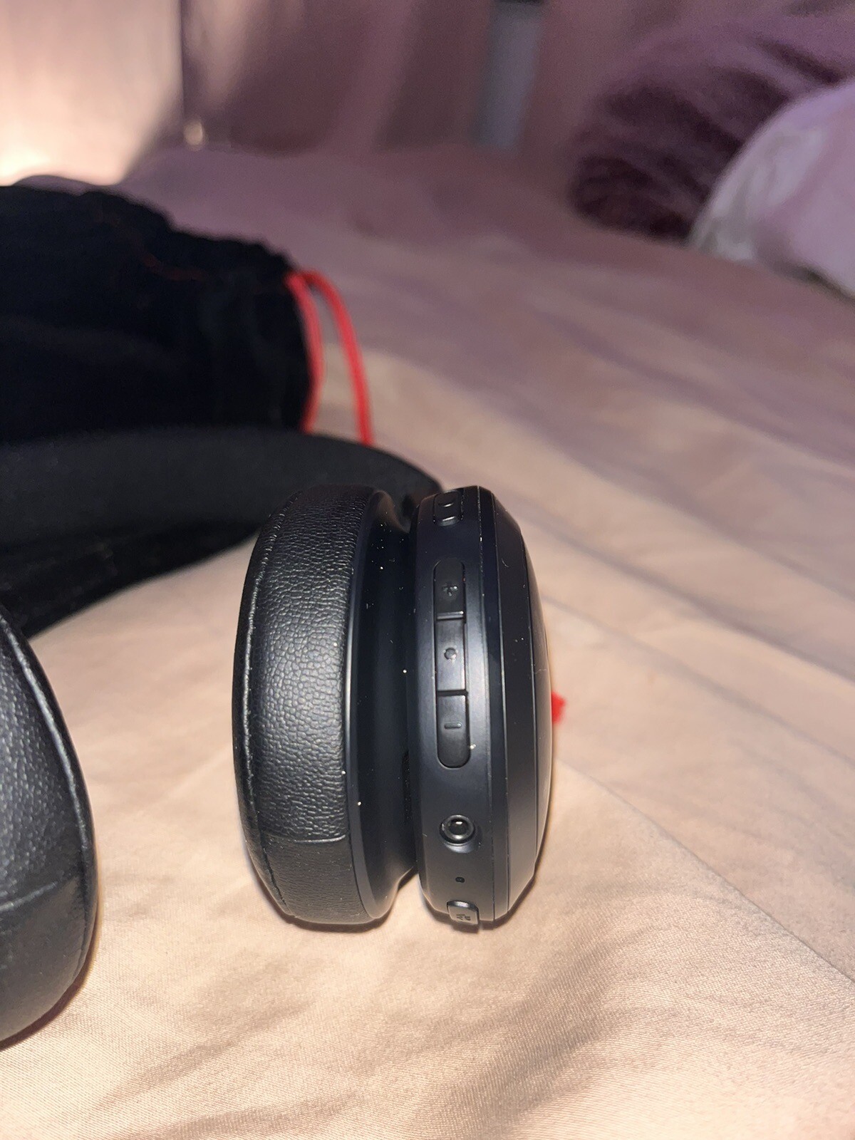 JBL Live 460NC On Ear Noise cancellation Headphones & Waterproof Caring Pouch
