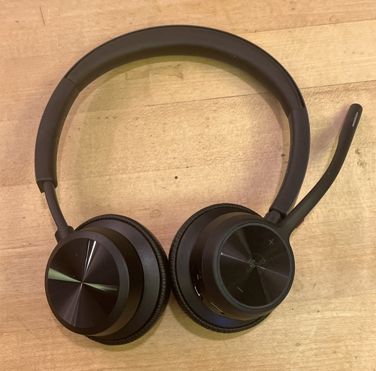 Poly Plantronics VOYAGER 4320 Headset ONLY, Slight echo when making phone call