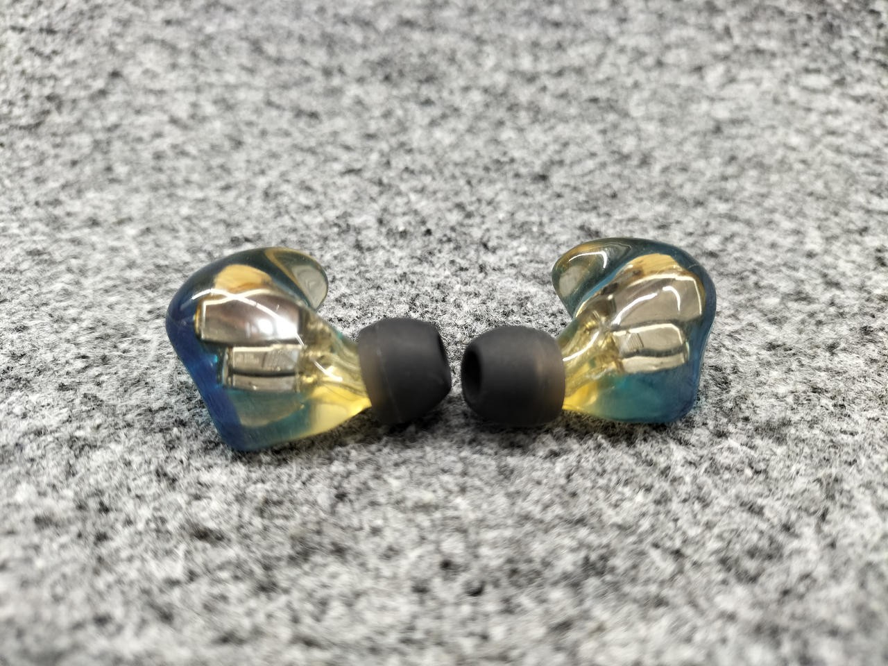 iBasso AM05 5-BA IEMs 2.5mm Blue w/Adapter – Ultra-Light 6.6g 32Ω 115dB