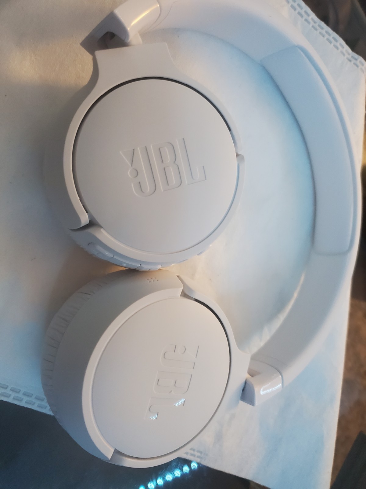 JBL Tune 670NC On Ear Wireless Headphones