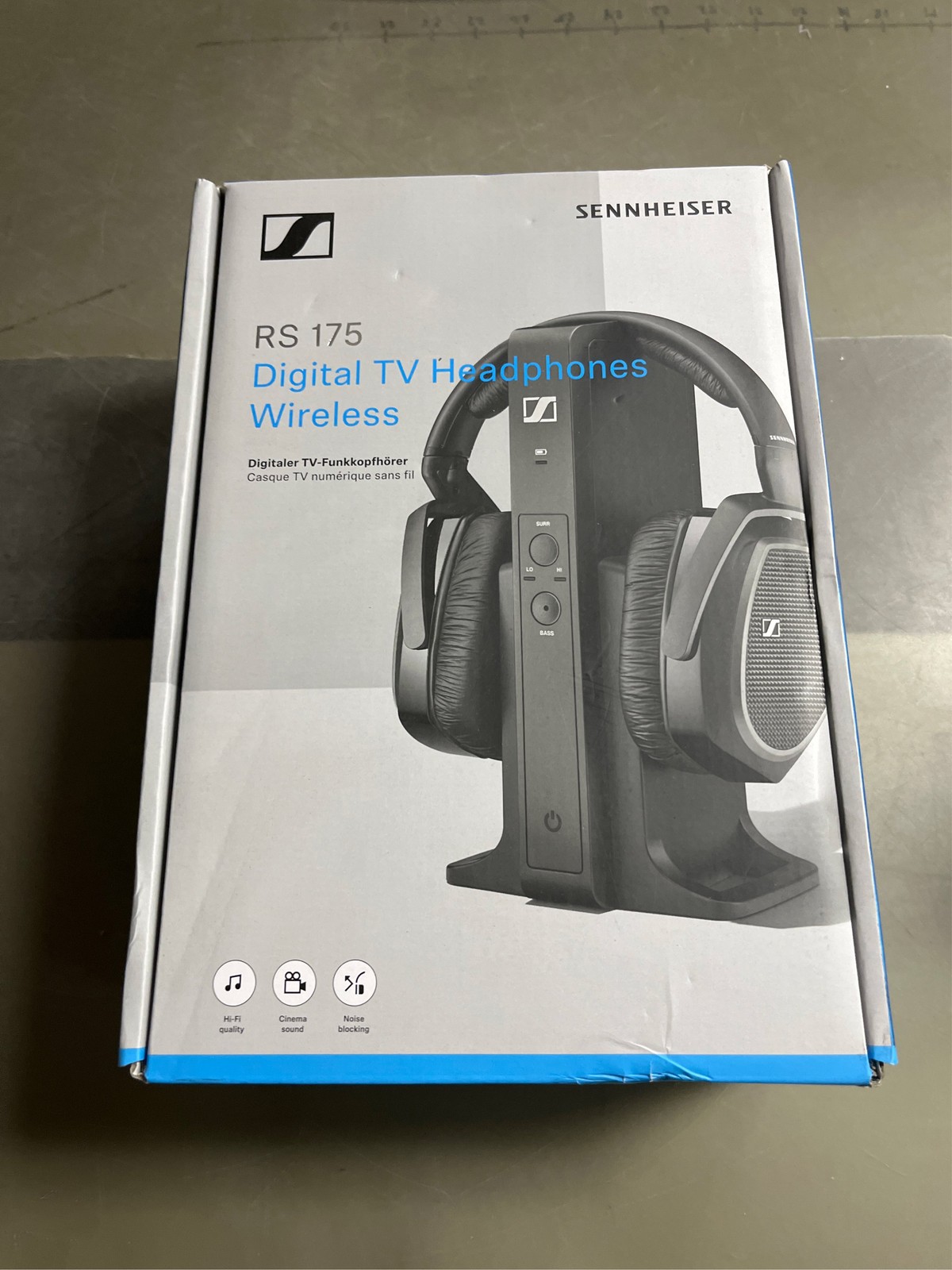 Sennheiser RS175 Closed Circumaural Headphone with 100m Range Transmitter (Bla 4