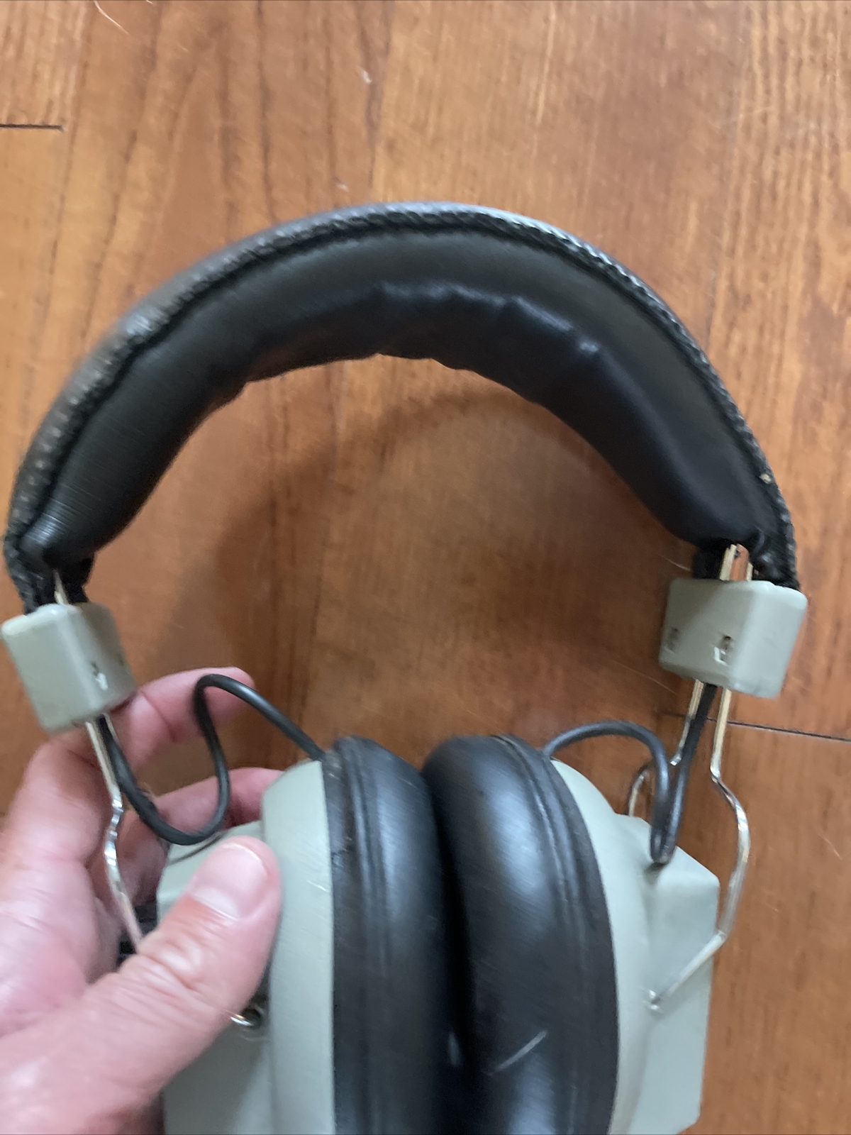 VTG Realistic Nova 16 Headphones Stereo 8 ohms Volume Control Green Over Ear