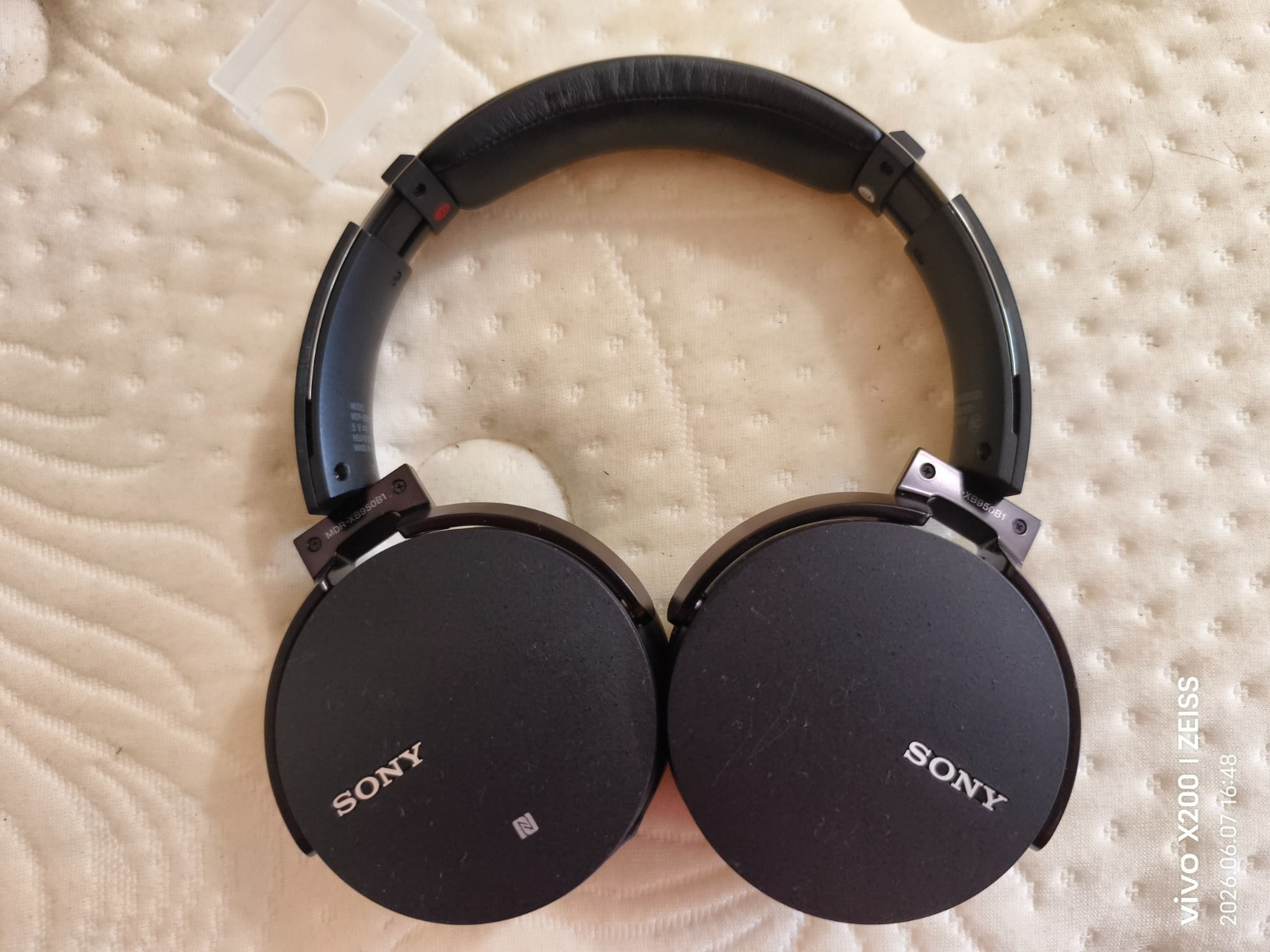 Sony MDR-XB950B1 Extra Bass Wireless Headphones – seldom used – 1 day shipping