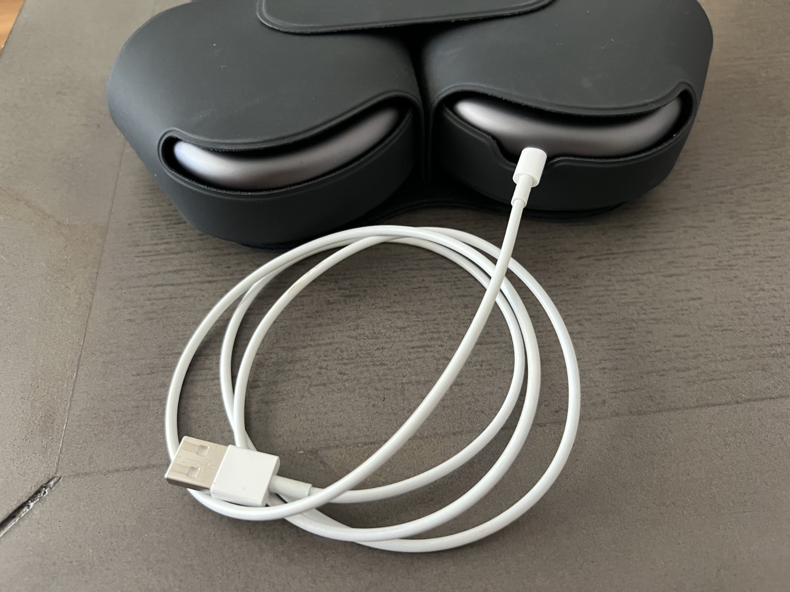 Apple AirPods Max Space Gray A2096 1st Gen w/ Smart Case – Excellent Condition