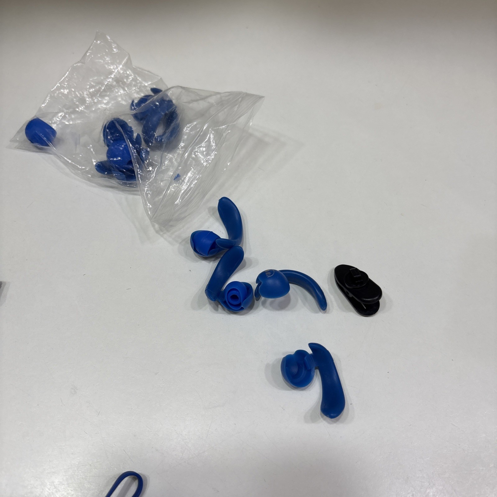 Monster Isport In-Ear Wired Water Proof Headphones Blue Control Talk Read Desc.