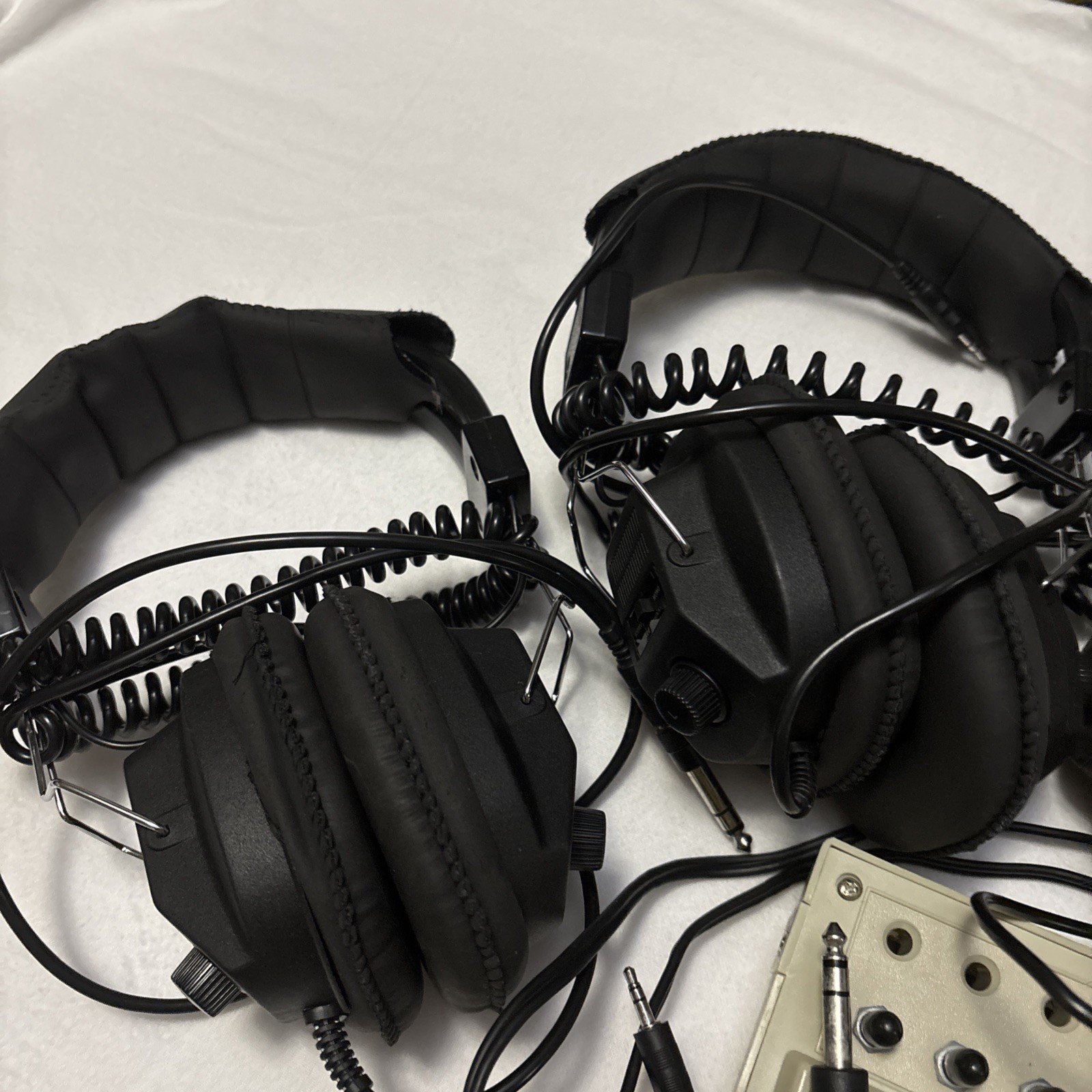 4 califone headphones 3068AV black, 1210AV-PS jack box Used In School-untested