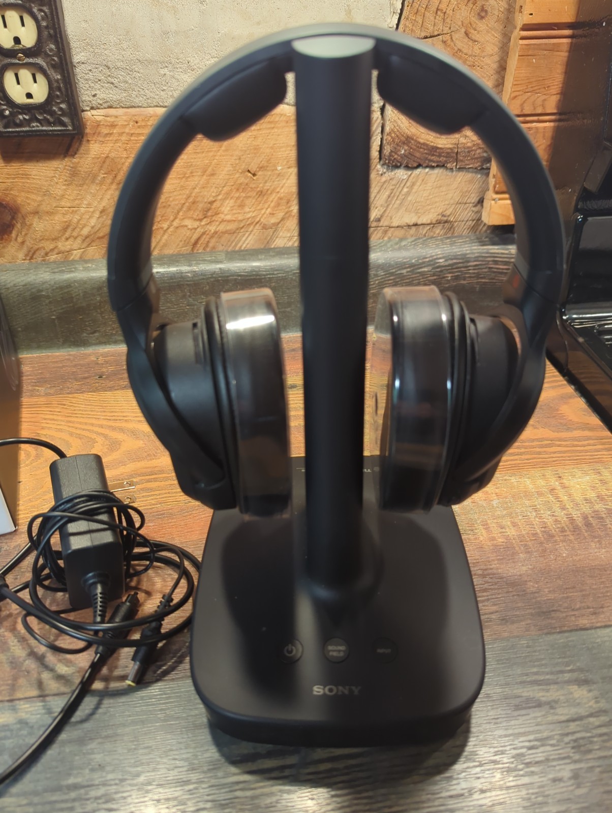 Sony WH-L600 Digital Surround Wireless Headphones Black Great Condition