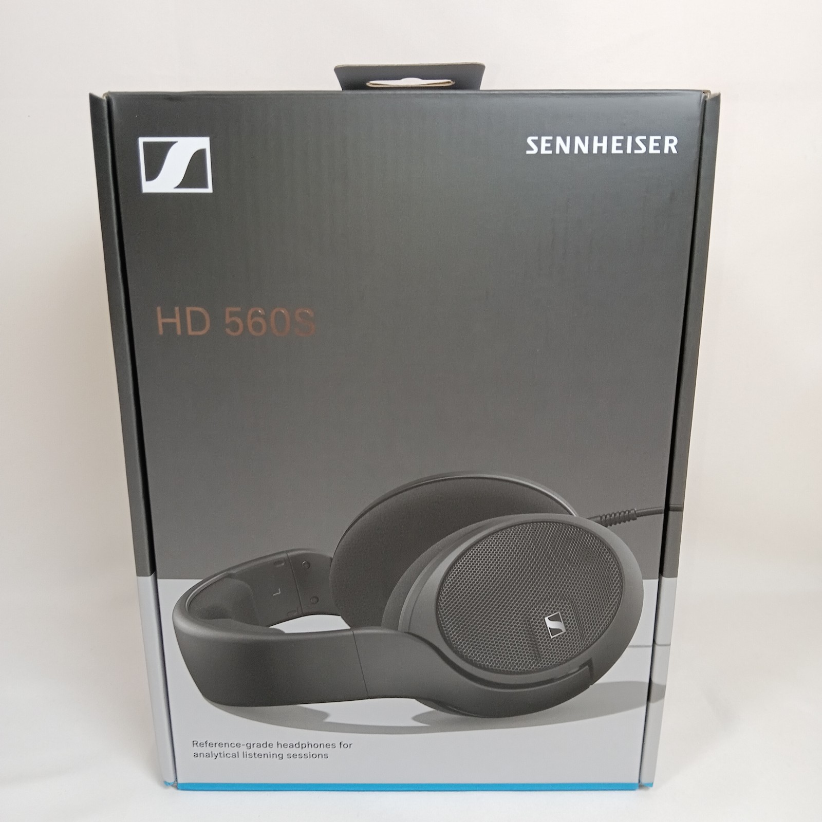 Sennheiser HD560S Over-The-Ear Audiophile Headphones Dynamic Open Type NEW
