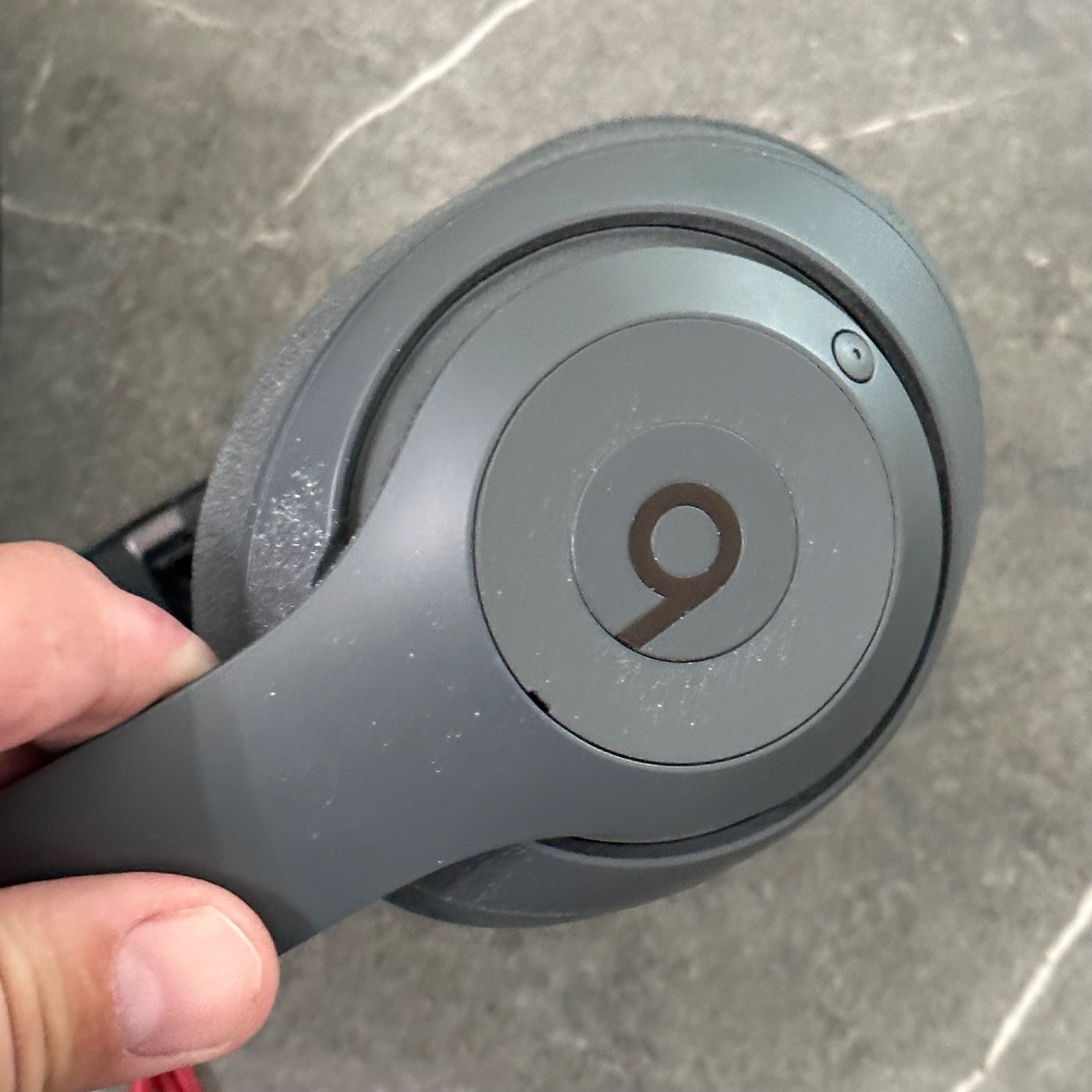 Beats by Dre Solo3 Wireless Headphones Matte Gray Bluetooth – Case