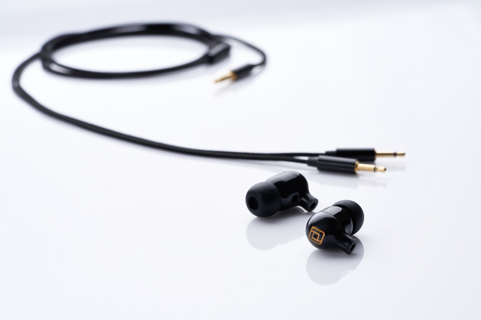 Periodic Audio Be In Ear detachable cable Pure Beryllium Diaphragm Headphone