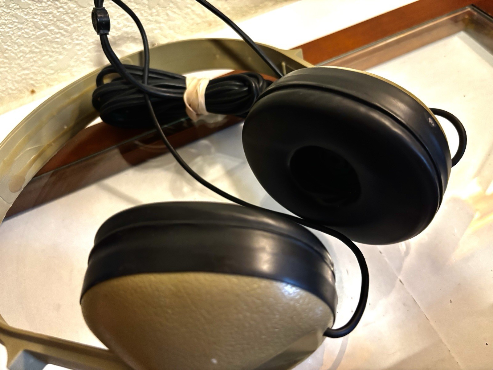 Retro Audio Koss K/7 Rhythm Beige 70’s Stereo phone Headphones Audio Equipment