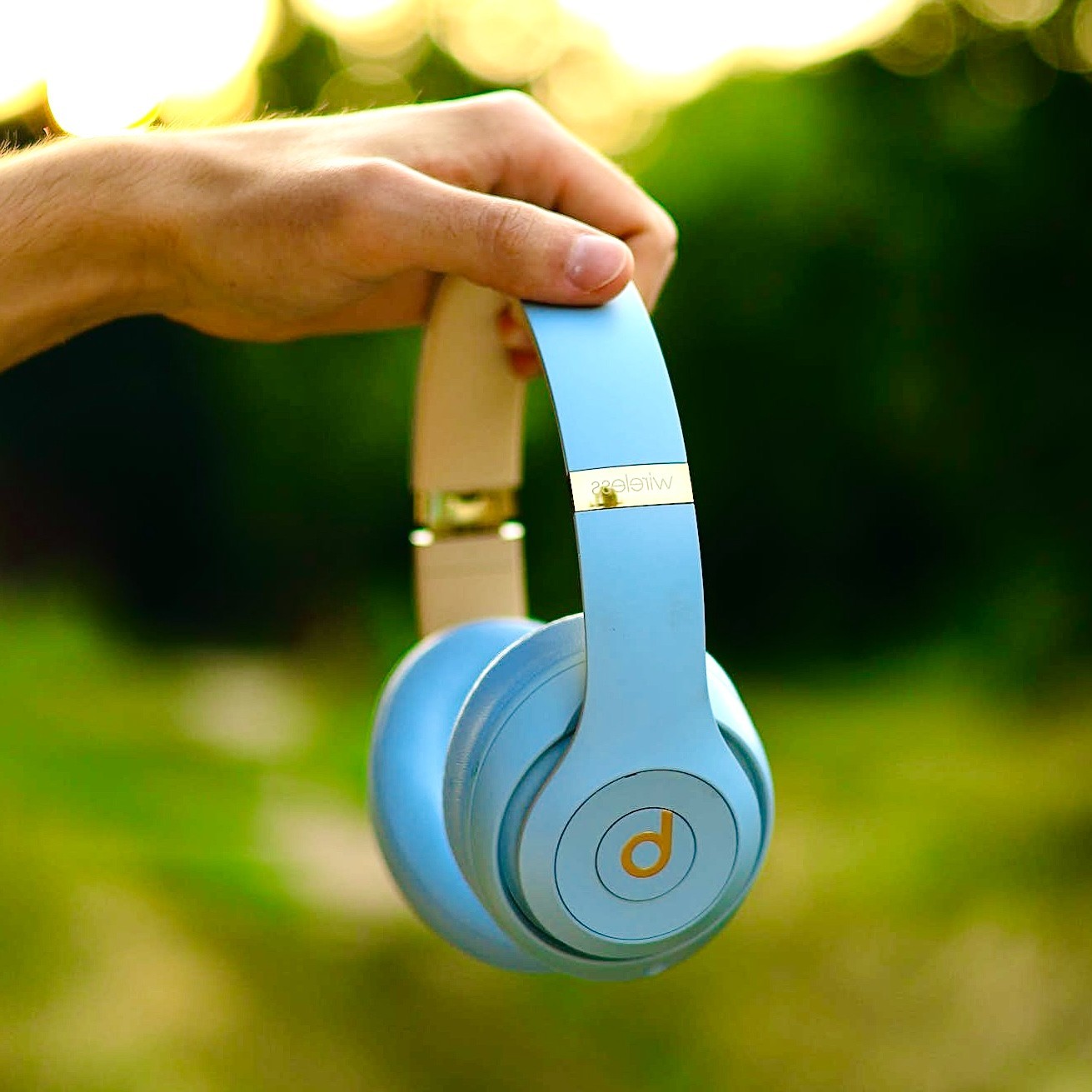 Beats Studio3 Wireless Headphone Skyline Collection – Crystal Blue (New Sealed)