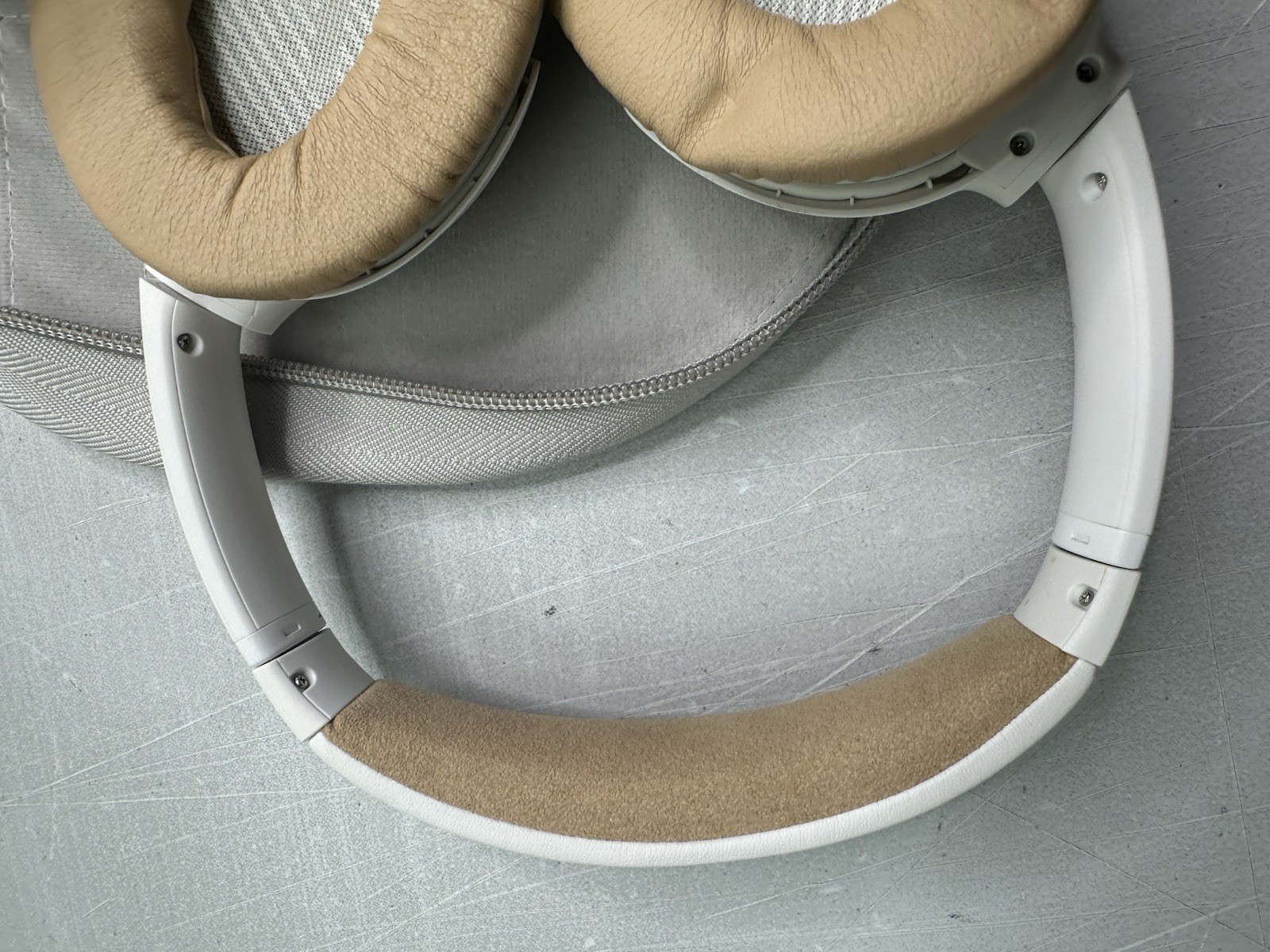 Bose SoundLink Around-Ear Wireless Headphones II – White Mint