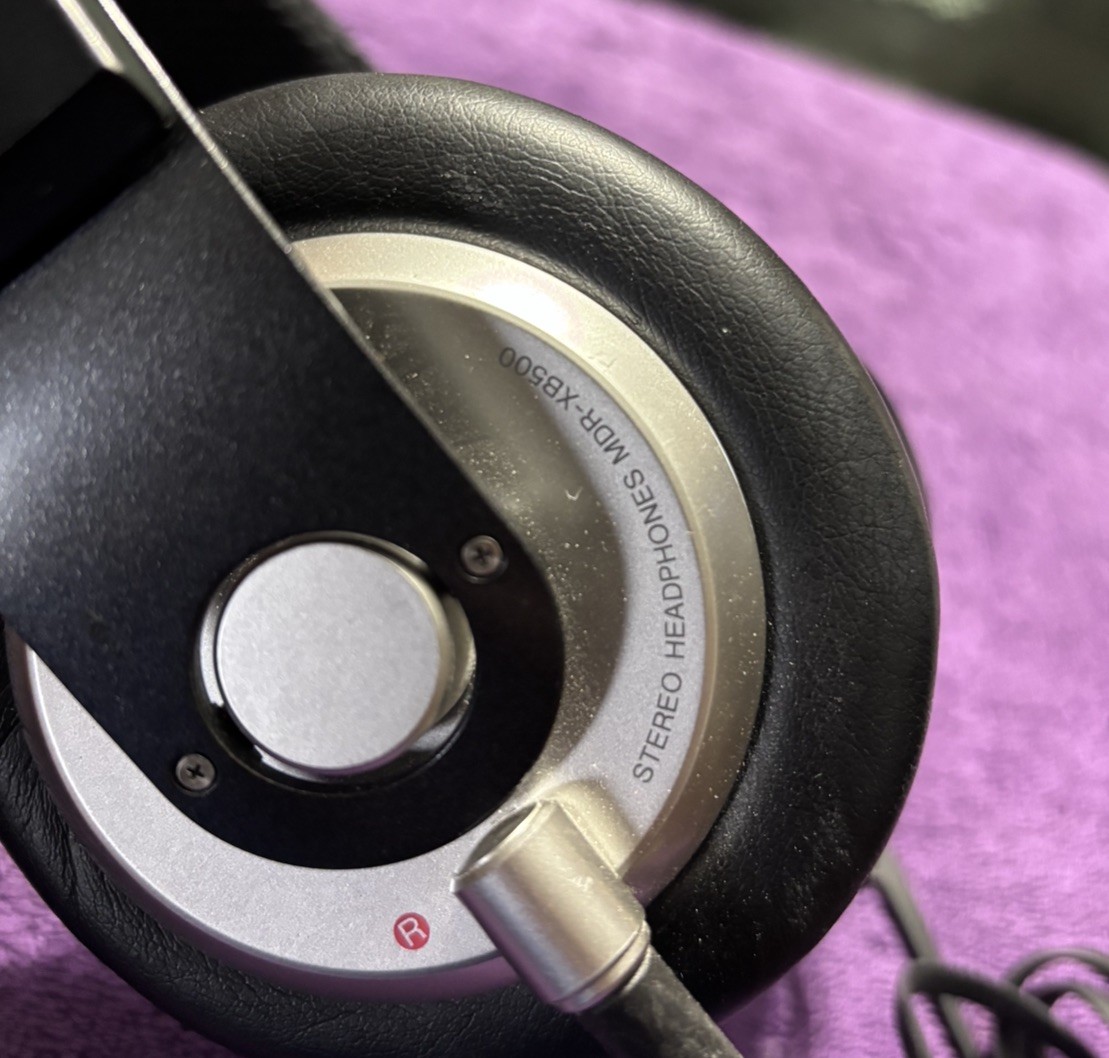 Sony MDR-XB500 Extra Bass Closed-Back Wired Stereo Headphones Black
