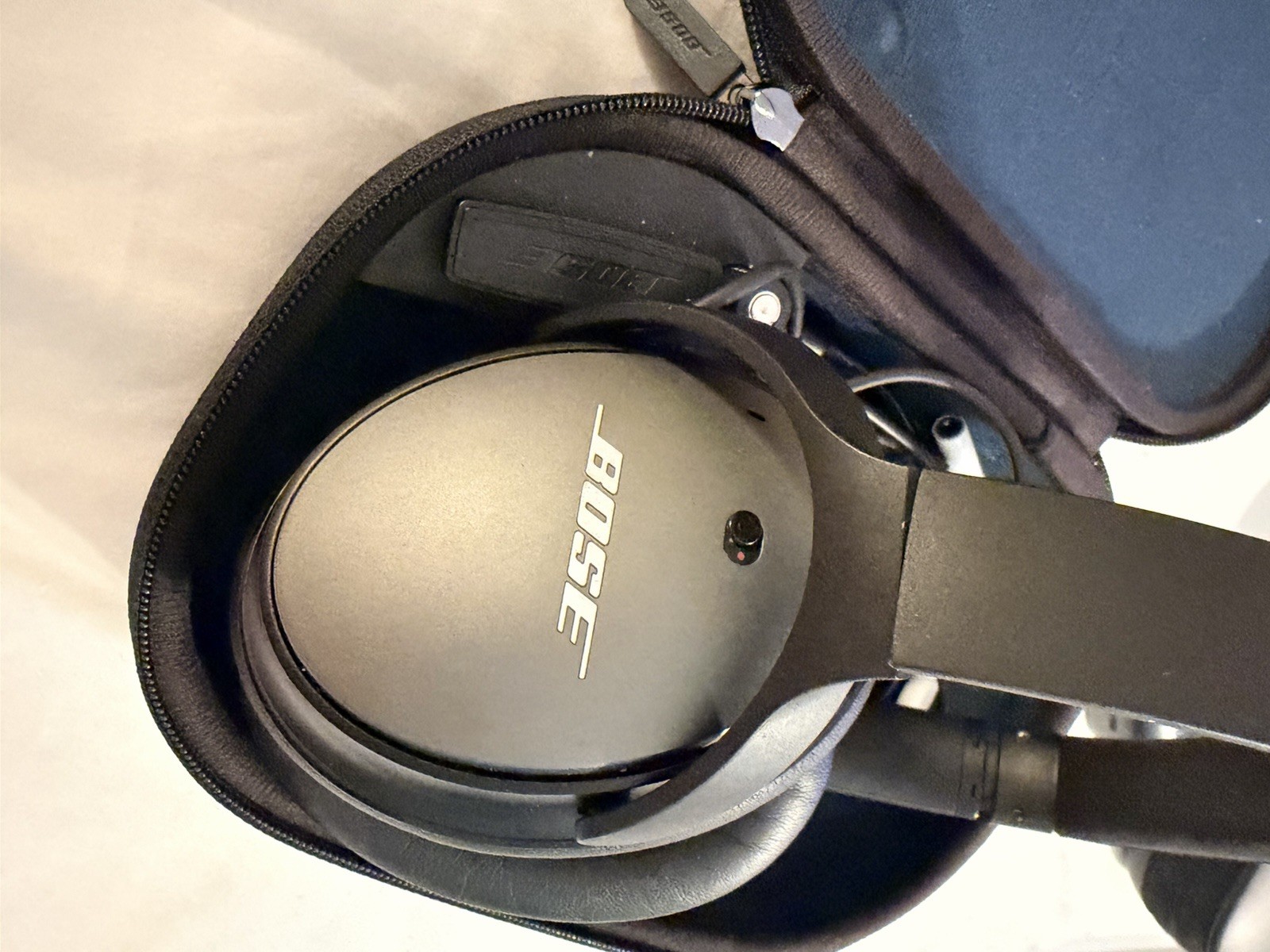 Bose QuietComfort 25 Over-Ear Headphones Black Double Wired 3.5mm w/ Case
