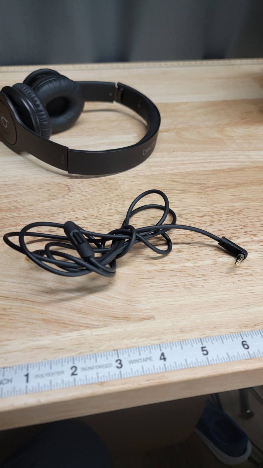 Beats By Dre Solo HD Headphones Black with In-line Control on Cable /Great Sound