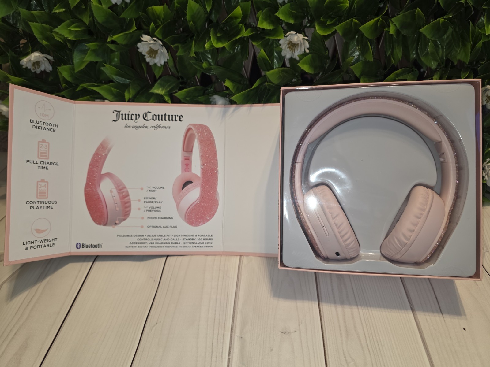 *Brand New* Juicy Couture Bedazzled Headphones