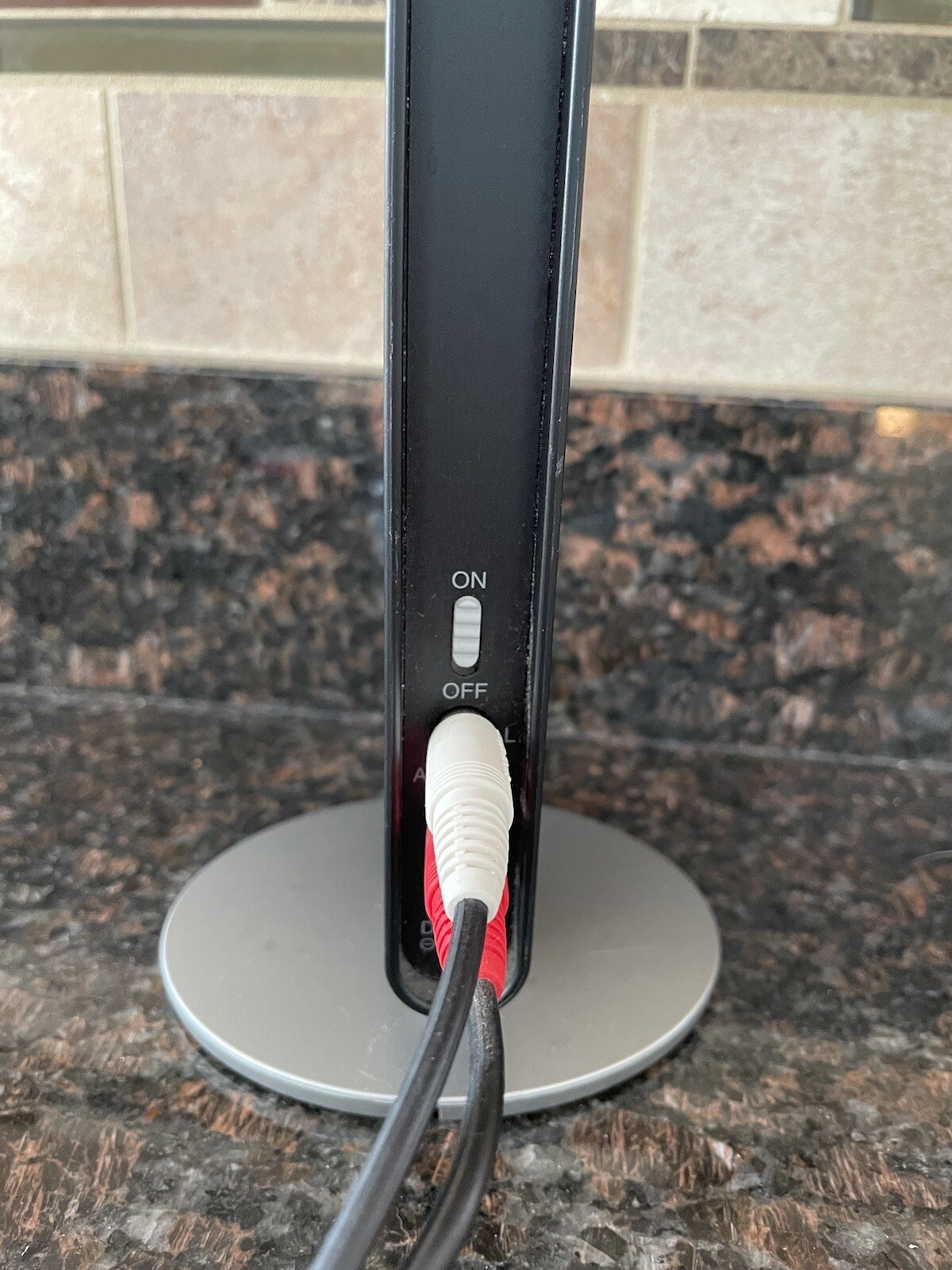 Radio Shack Rechargeable Dock w/o Wireless Infared Headphones 33-280 No Charger