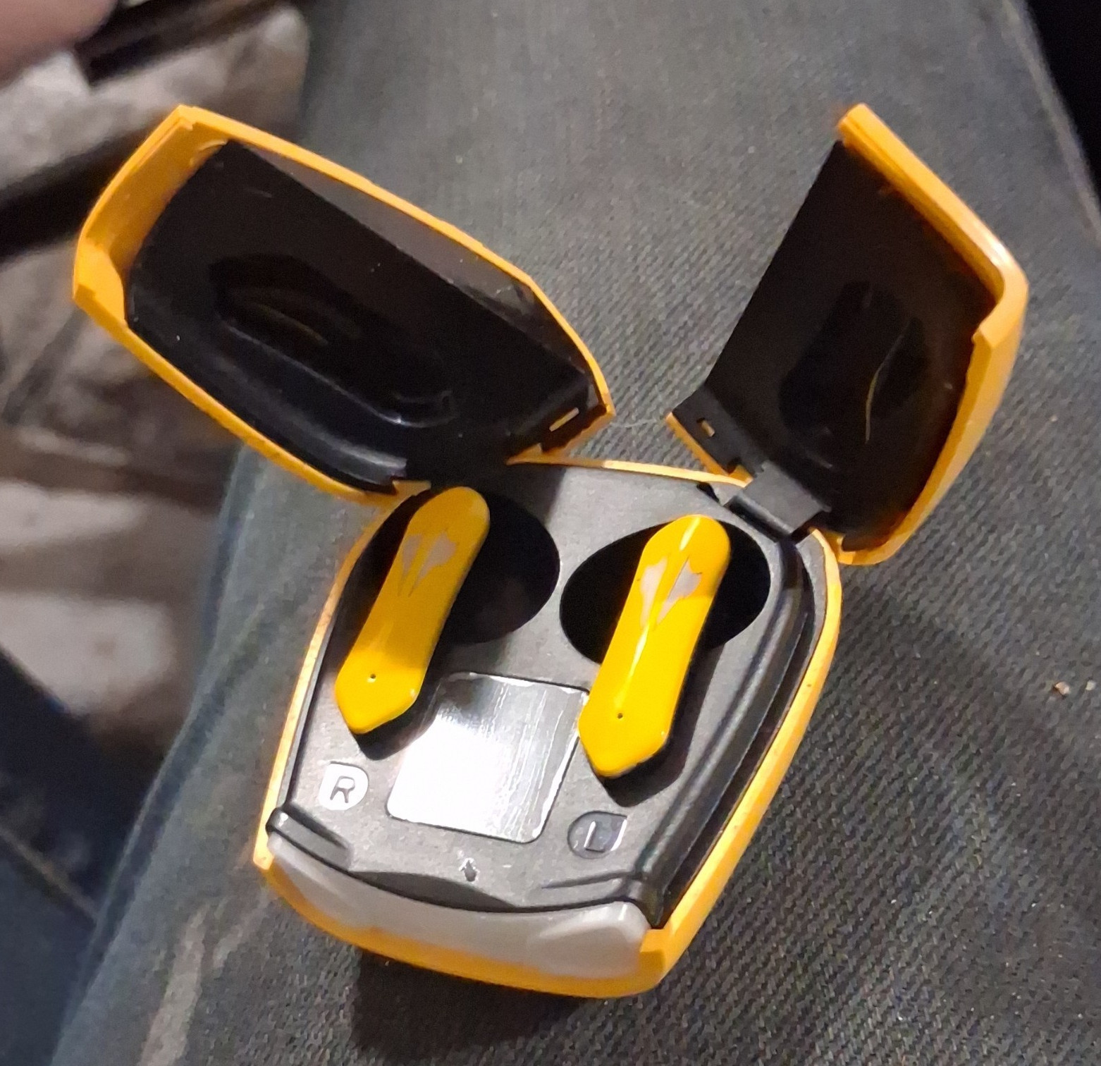 True Wireless Bluetooth In-Ear Earbuds w/ USB-C Case Yellow/Black