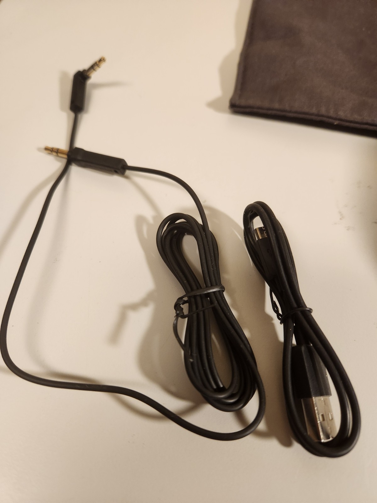 Plantronics B8200 Noise Cancelling Wireless Headphones Bluetooth /Tested Works