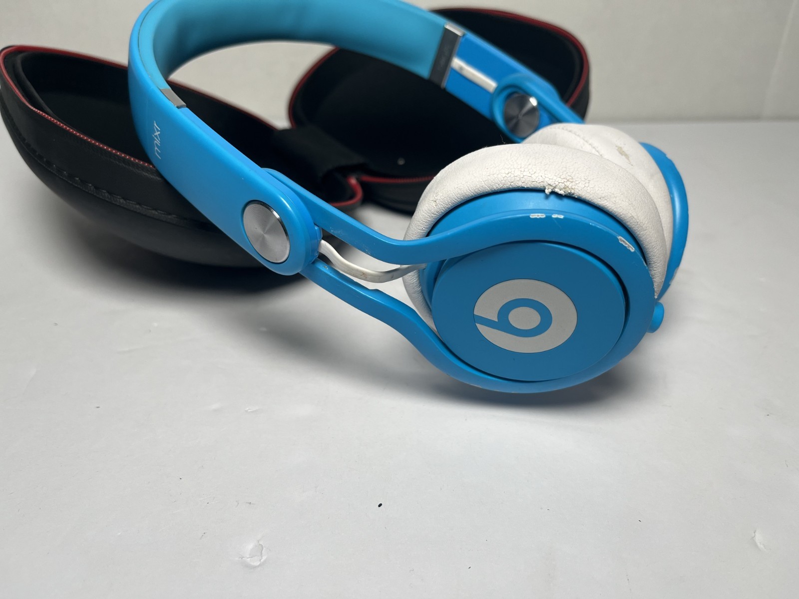 Beats Mixr Mixer Headphones Neon blue & white David Guetta Edition