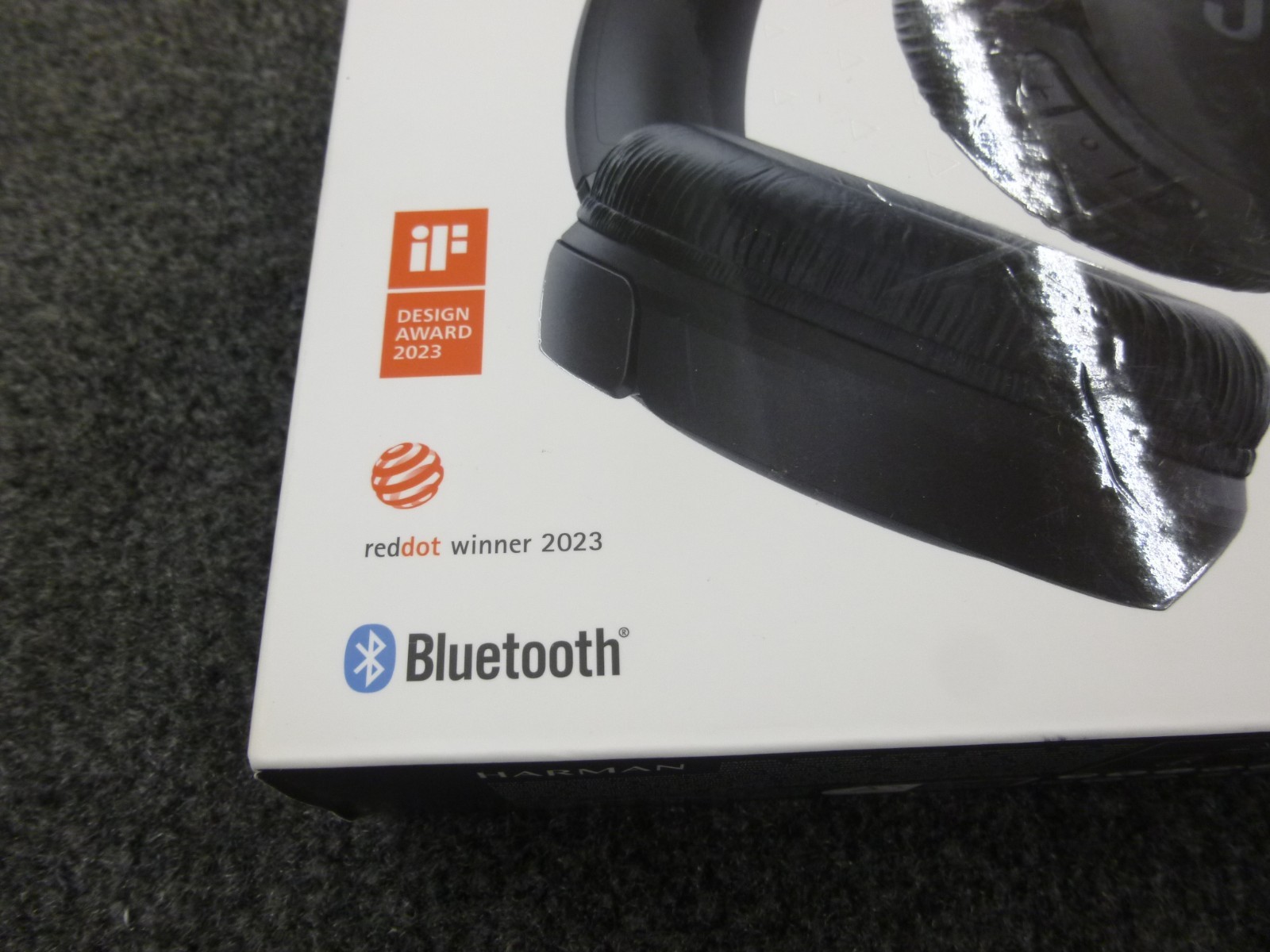 NEW IN SEALED BOX JBL JBLT520BTBLKAM Tune 520BT Wireles On-Ear Headphones, Black