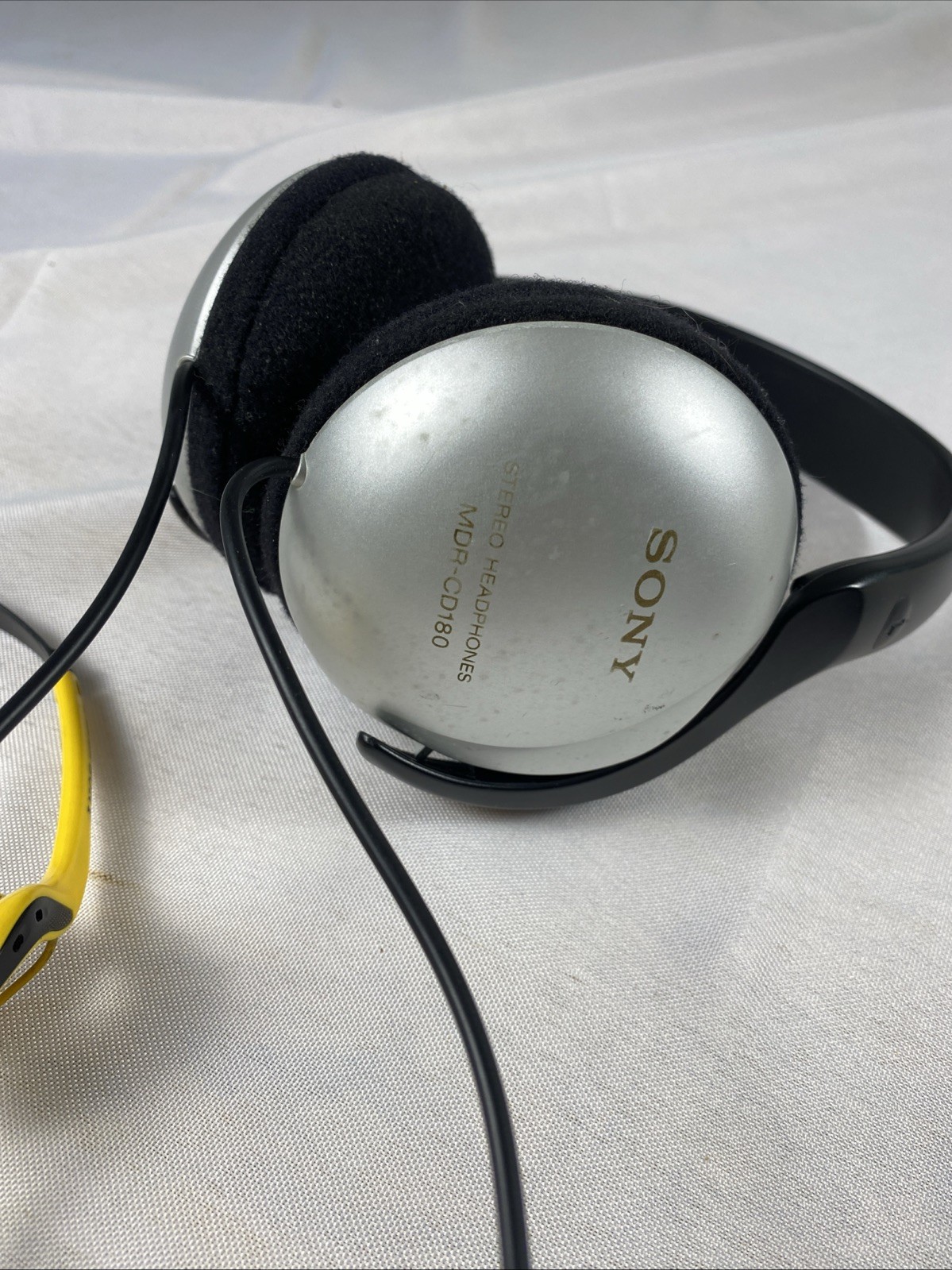 2 As Is VTG Sony Headphones MDR-CD180 MDR-W014