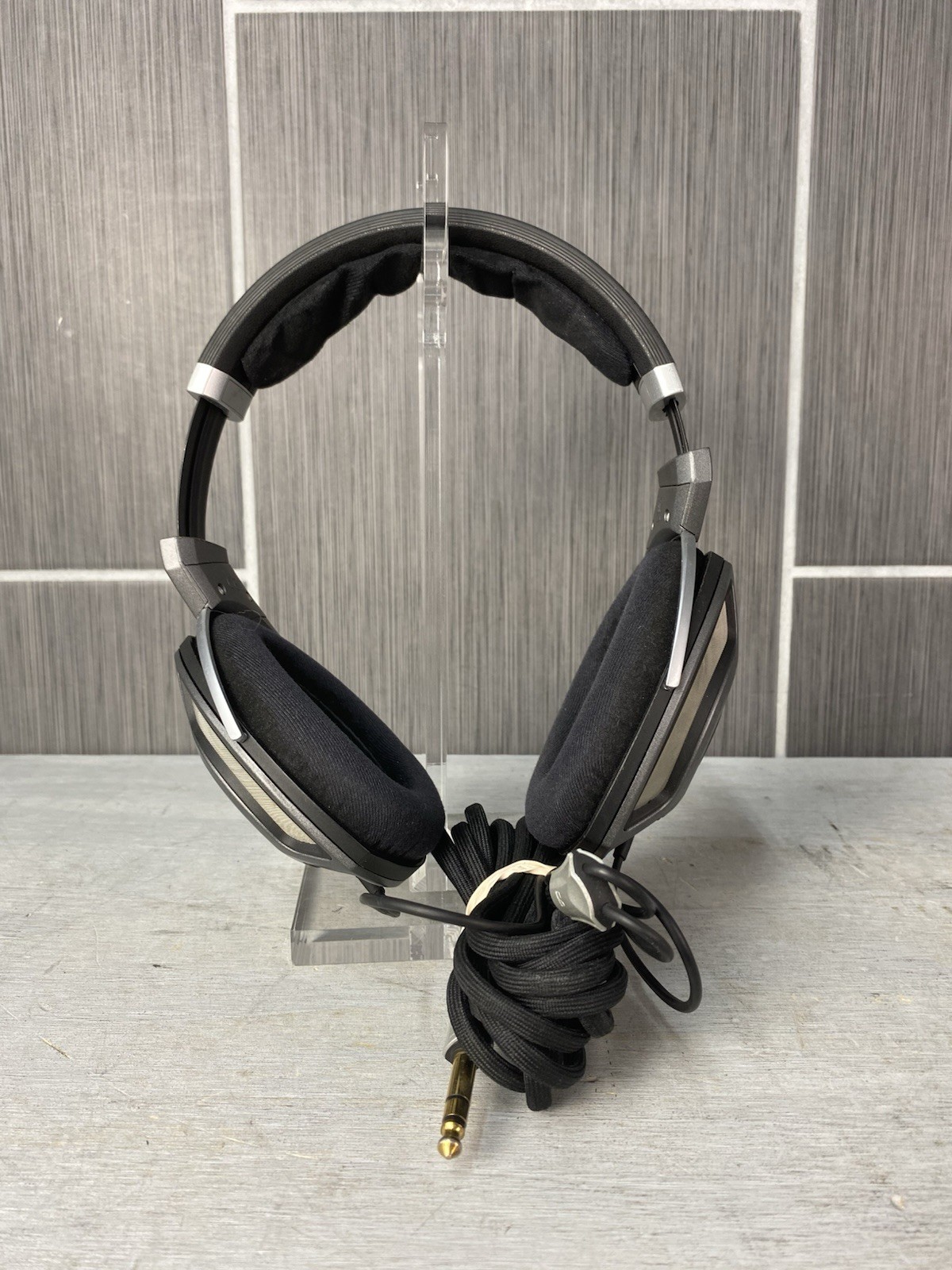 Sennheiser HD 700 Over The Ear Headphones Wired Vibration Damping 10Hz – 42kHz