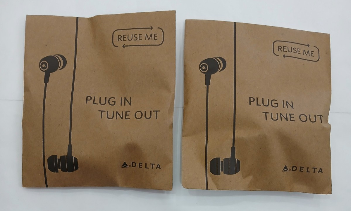 (2) New Delta Airlines Plug In Tune Out Earbuds Headphones Lot
