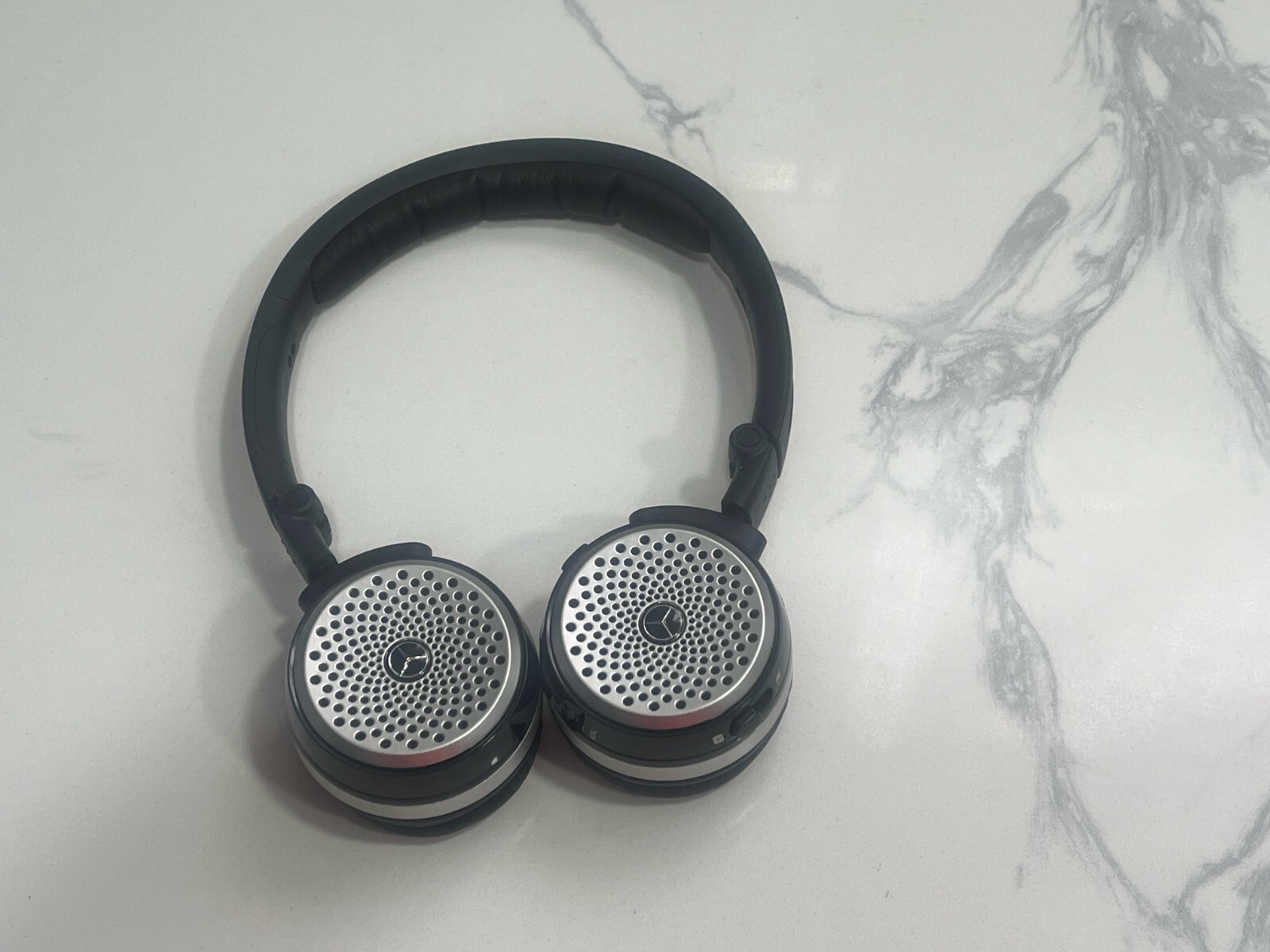 Mercedes Benz AKG Model P10X Wireless Headphones with Case #H2