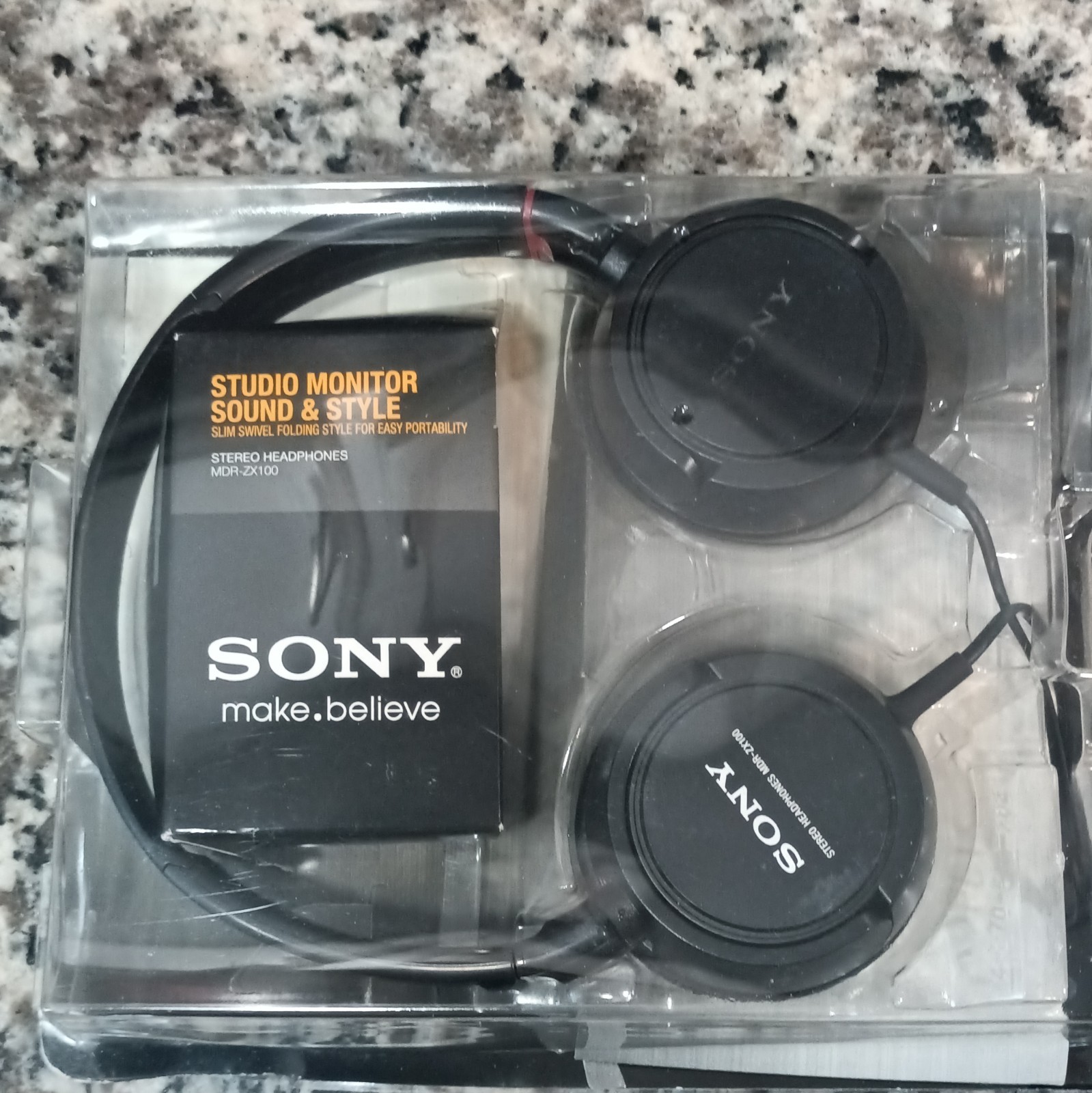 Sony MDR-ZX100 On-Ear Stereo Foldable Swivel 30mm 3.5mm Black 1.2m