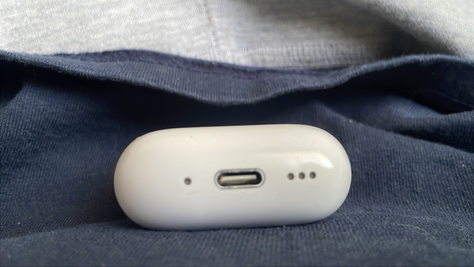 Apple AirPods 4 (ANC) Bluetooth ANC Wireless Earbuds White A3057