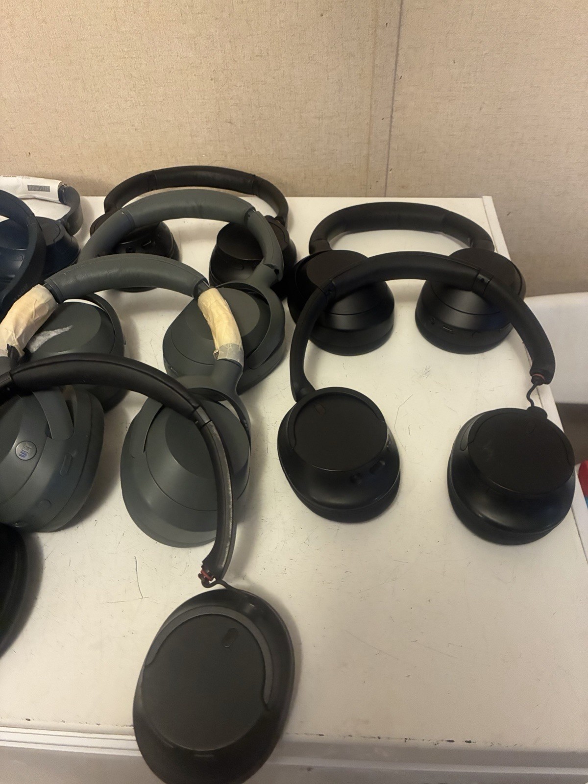 Lot Of 10 Sony Headphone WH1000XM4 , WHULT900N , WHCH720N Noise Canceling,
