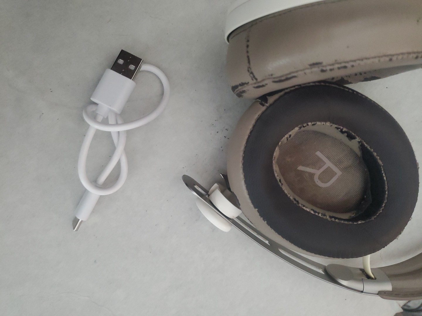 Sennheiser momentum 3 wireless headphones Tested Working