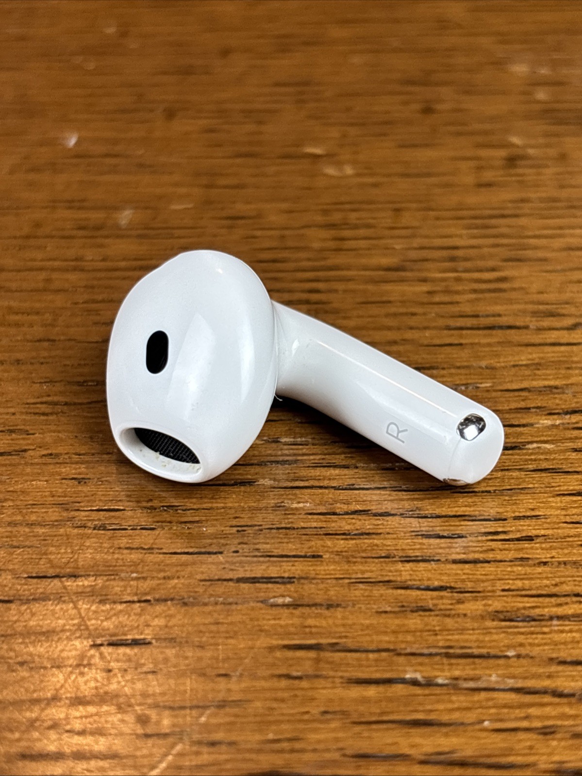 Apple AirPods 4 Replacement: Right Side AirPods A3050 (Without ANC) – Excellent