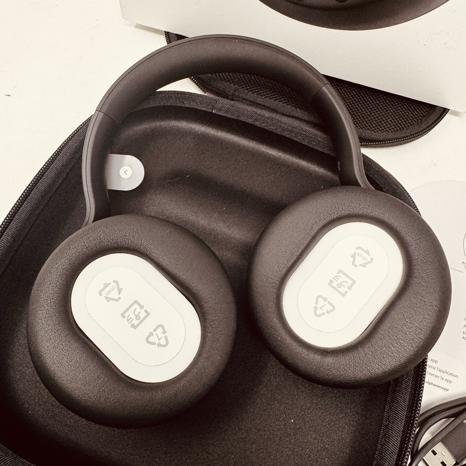 Microsoft Surface Headphones 2 Wireless Bluetooth Noise-Cancelling Black