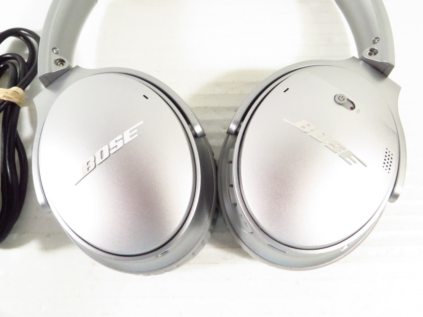 Bose QuietComfort 35 QC35 Noise Cancelling Headphones w/ Case, Silver