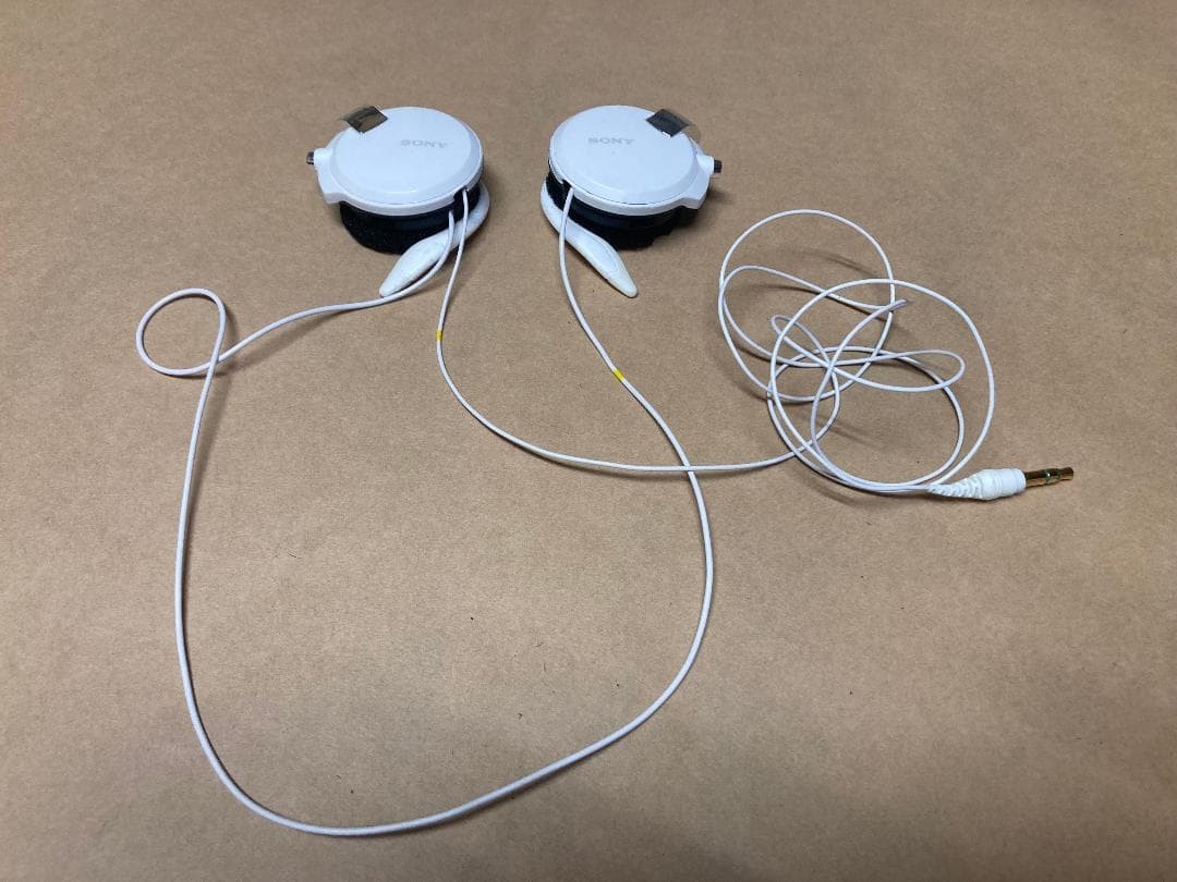 Sony MDR-Q68 Clip-On Retractable Headphones White Japan