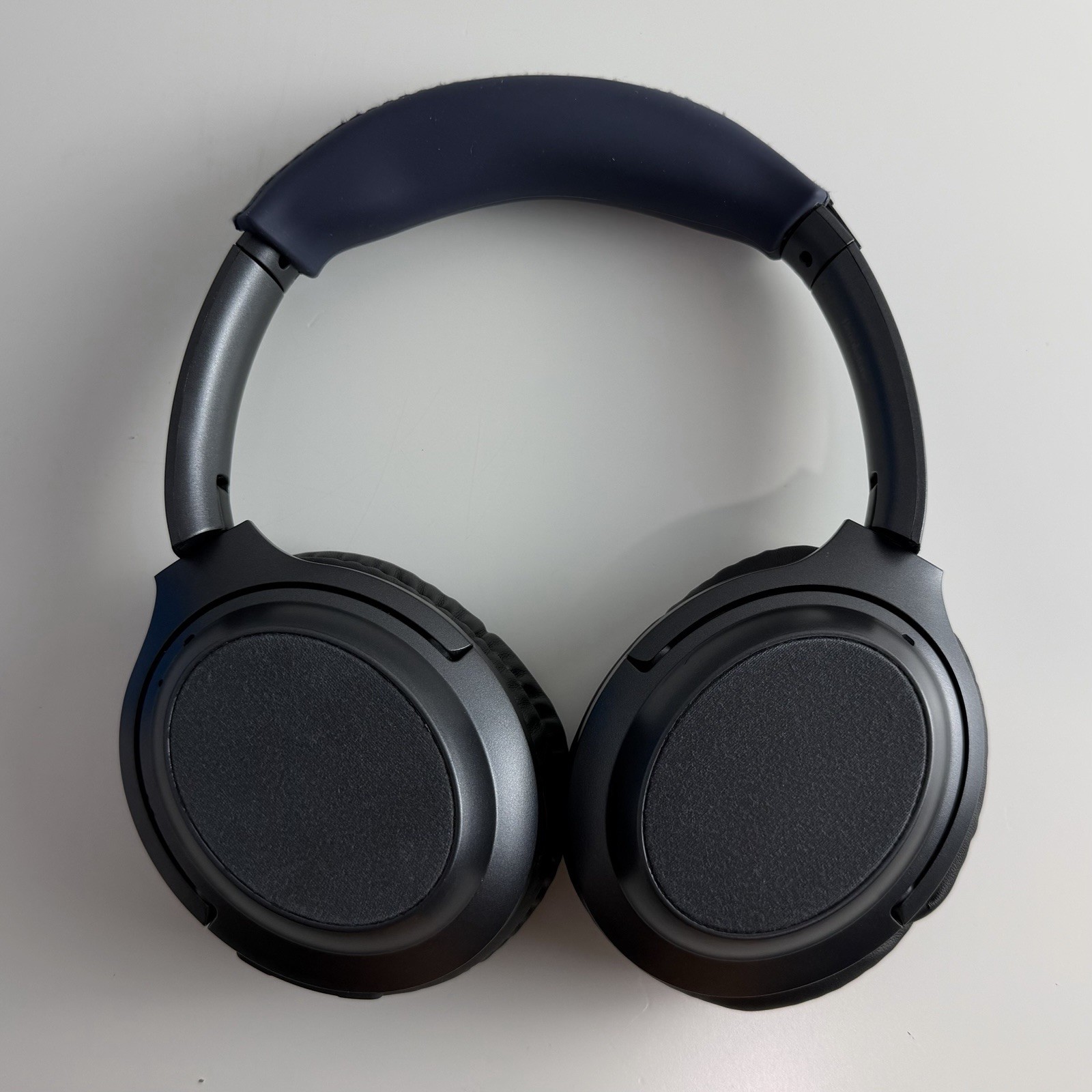 Brookstone Airphones Wireless Noise Cancelling Headphones BKH928