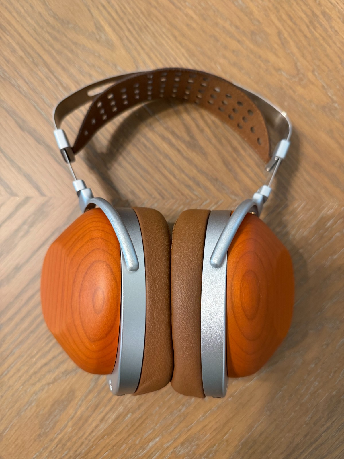 NEW OPEN BOX HIFIMAN HE-R10P Closed Back Planar Magnetic Over-Ear Headphones