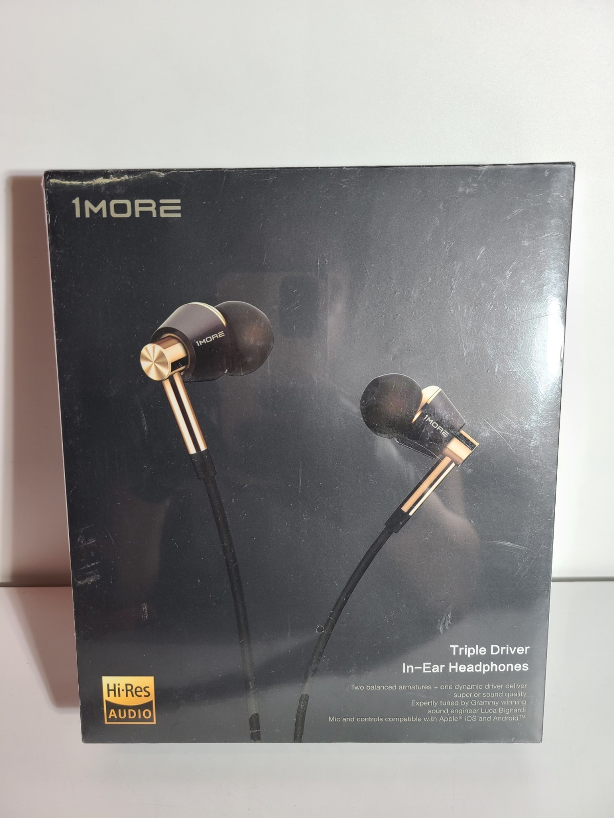 1MORE Triple Driver In-Ear 3.5mm Headphones W/ Hi-Res Audio & Mic – Brand New