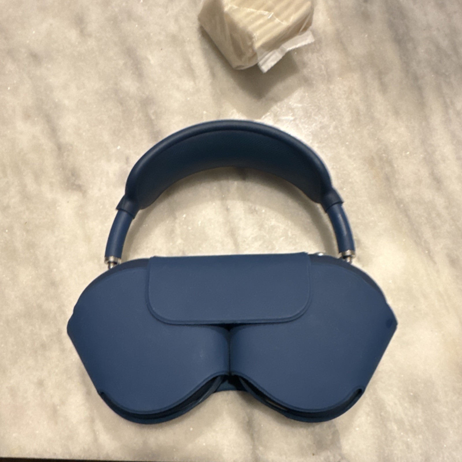 Apple AirPods Max Wireless Over-Ear Headphones Blue Adjustable Headband