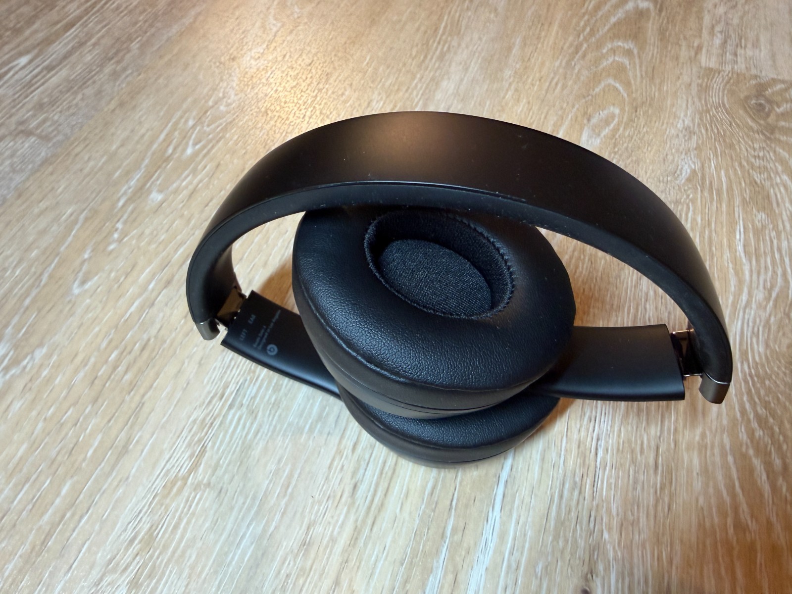 Beats – Solo 4 Wireless On-Ear Headphones various colors (A grade Condtion)
